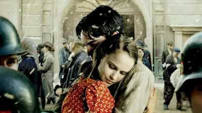 Love Gets a Room izle